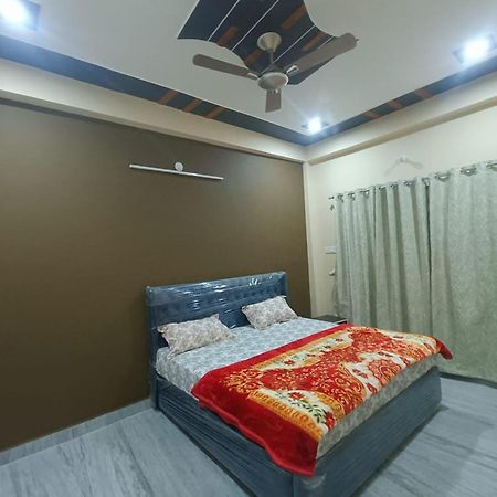 Sarvodaya Residency Hotell Ayodhya Exteriör bild