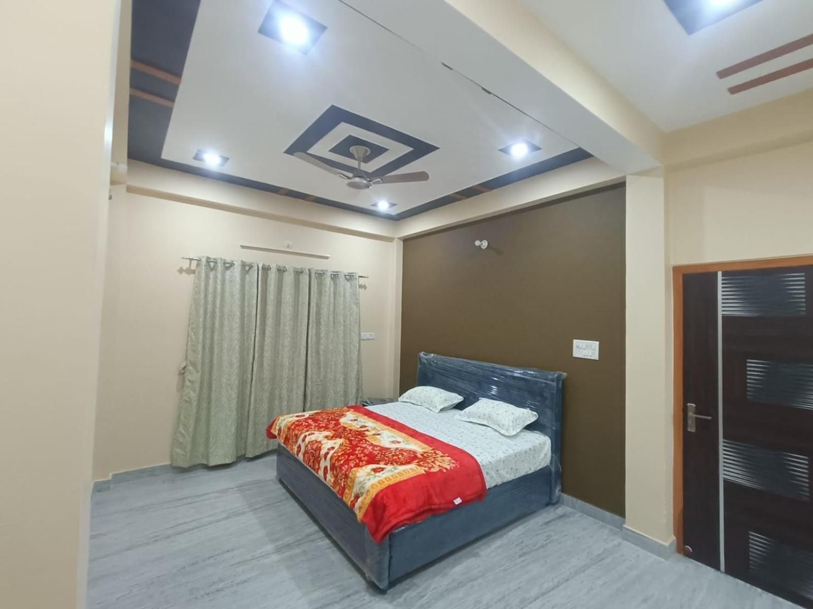Sarvodaya Residency Hotell Ayodhya Exteriör bild